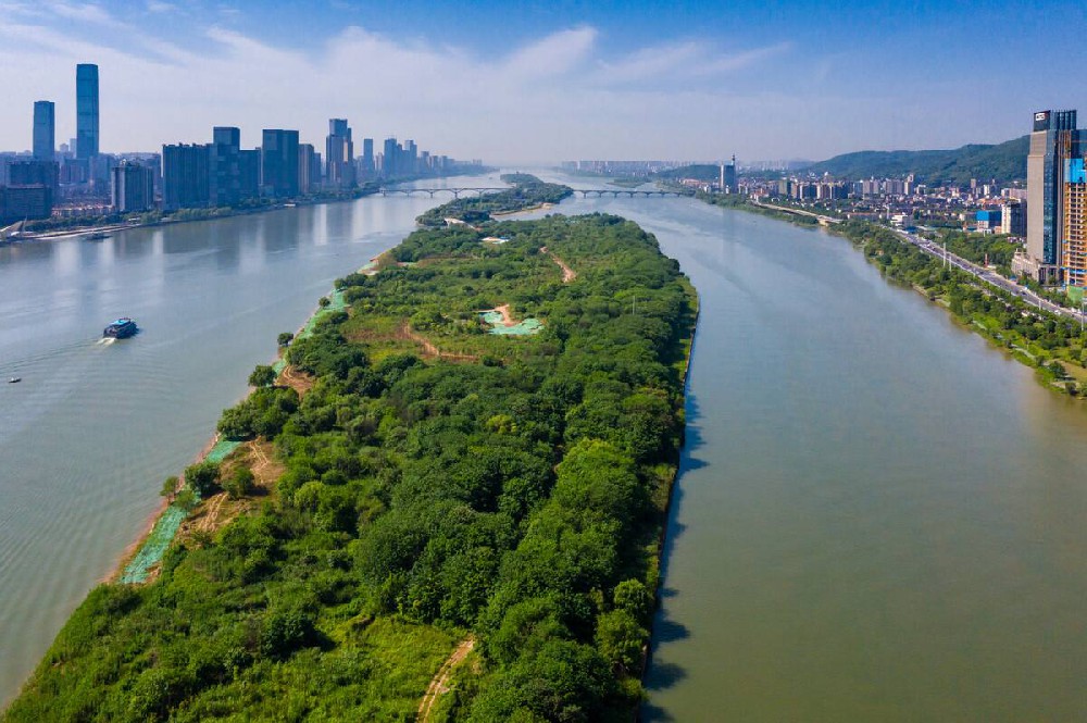 多靈呼吁開(kāi)展“母親河”的環(huán)?；顒?dòng)